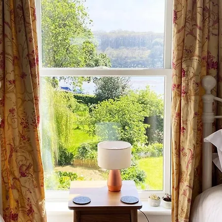 Riverside Idyll - The Perfect Cornish Sanctuary Holiday home *